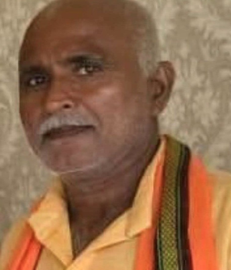 गोरखपुर के बेलघाट थाना क्षेत्र के बेलदारी टोला में खेत में लगी झटका मशीन की चपेट में आने से 60 वर्षीय खूबलाल की मौत हो गई। वह खेत में लगी इलेक्ट्रिक फेंसिंग को देखने गए थे, तभी करंट की चपेट में आ गए